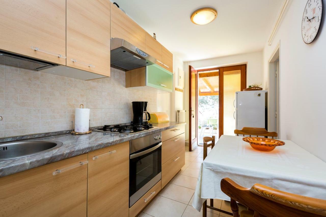 Apartment Marija Mali Losinj Exterior photo